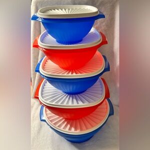 Tupperware Red and Blue Bowl Set